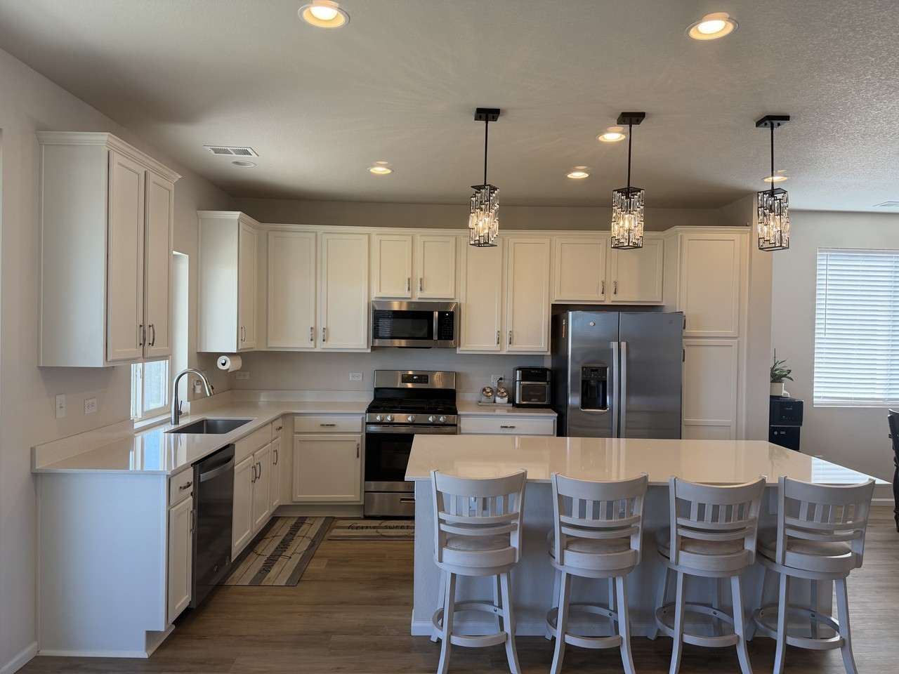 12570 Poplar St - Photo 5 of 19