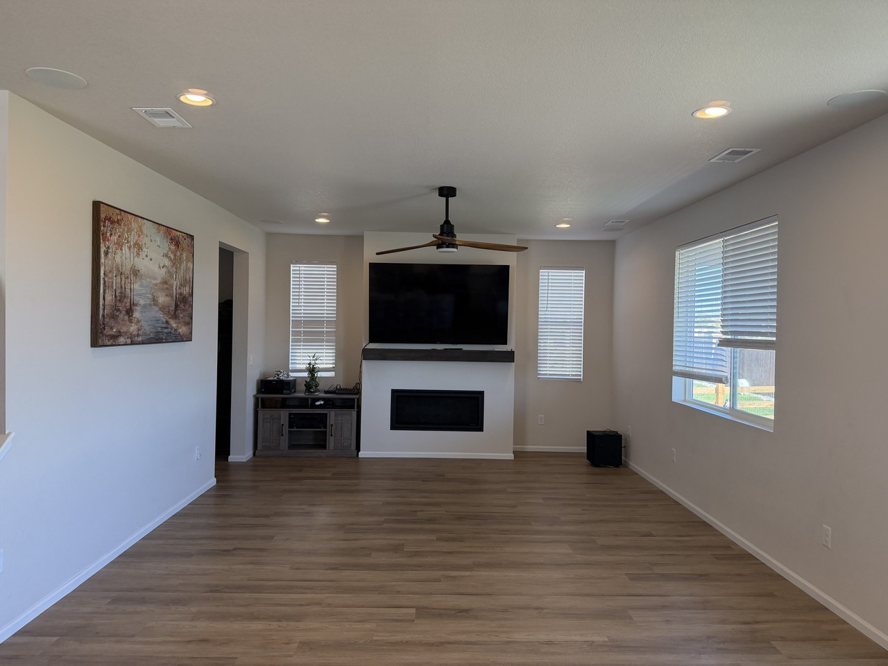12570 Poplar St - Photo 6 of 19