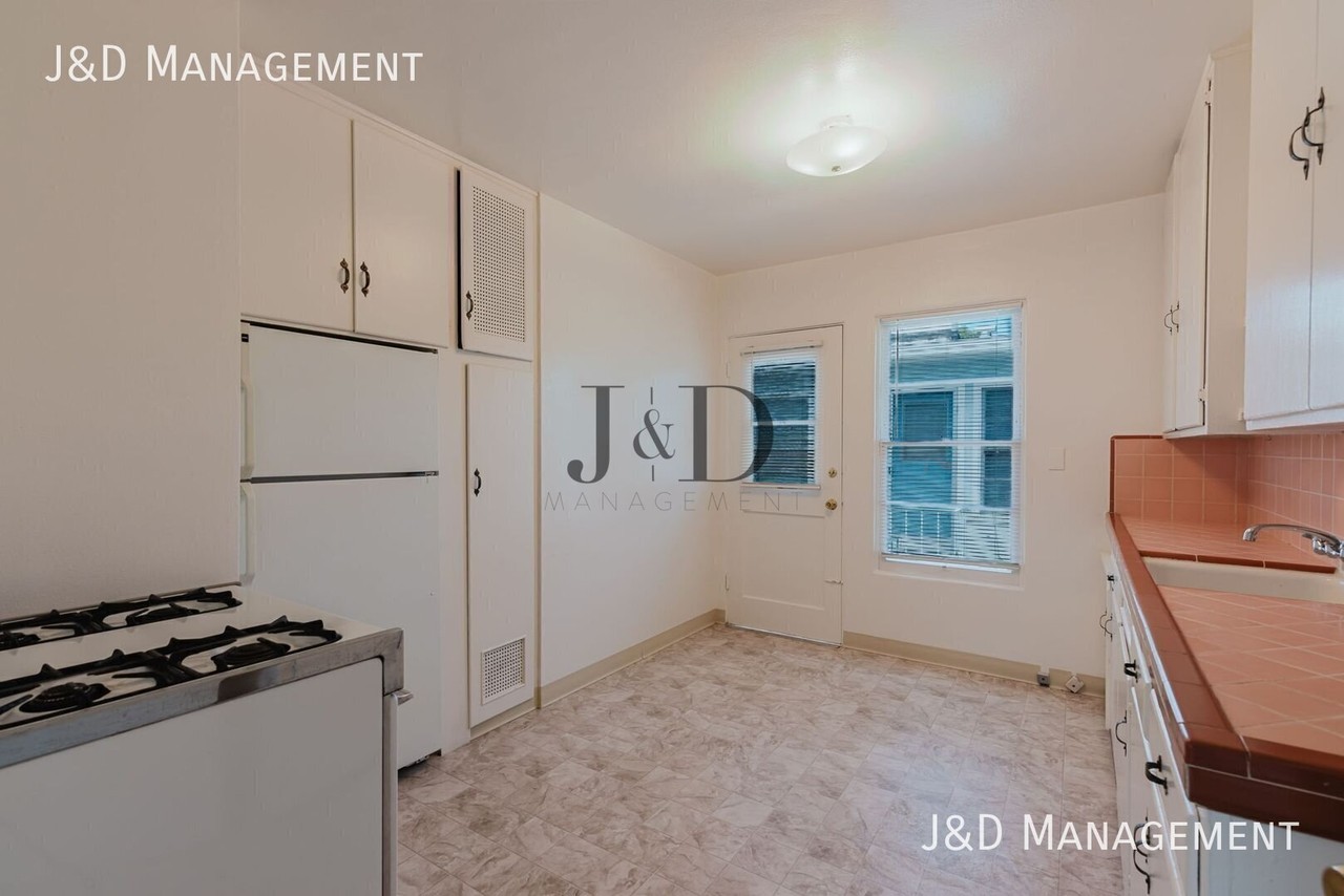 4386 Louisiana St #4386 - Photo 6 of 19