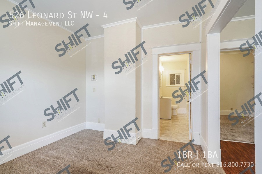 526 Leonard St Nw #4 - Photo 4 of 17