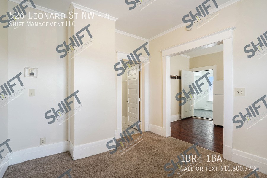 526 Leonard St Nw #4 - Photo 5 of 17