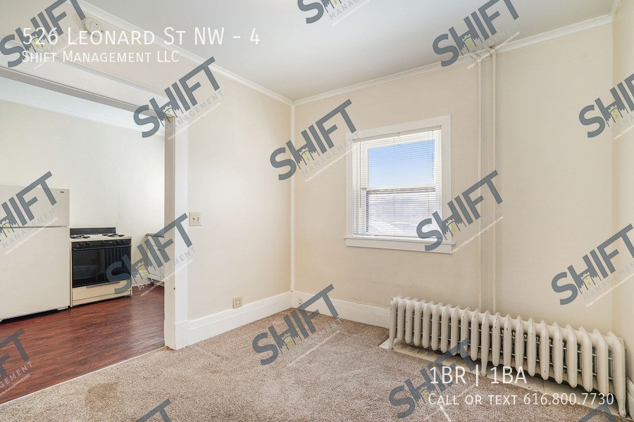 526 Leonard St Nw #4 - Photo 6 of 17