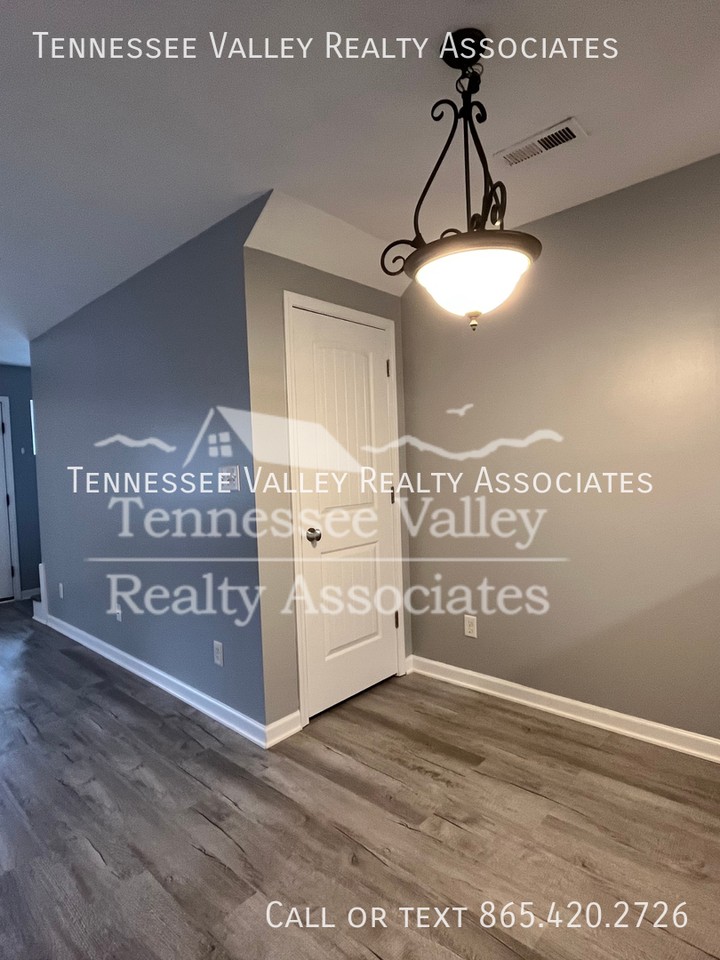 359 Franklin Mdws - Photo 3 of 20