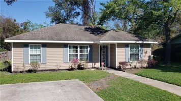 featured image of 2241 Formosa Cir