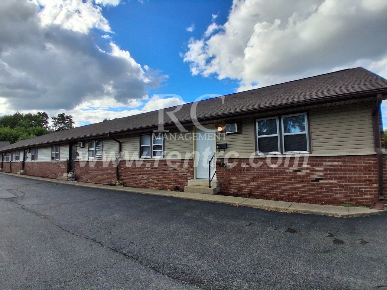 300 Vaught St Apt C1