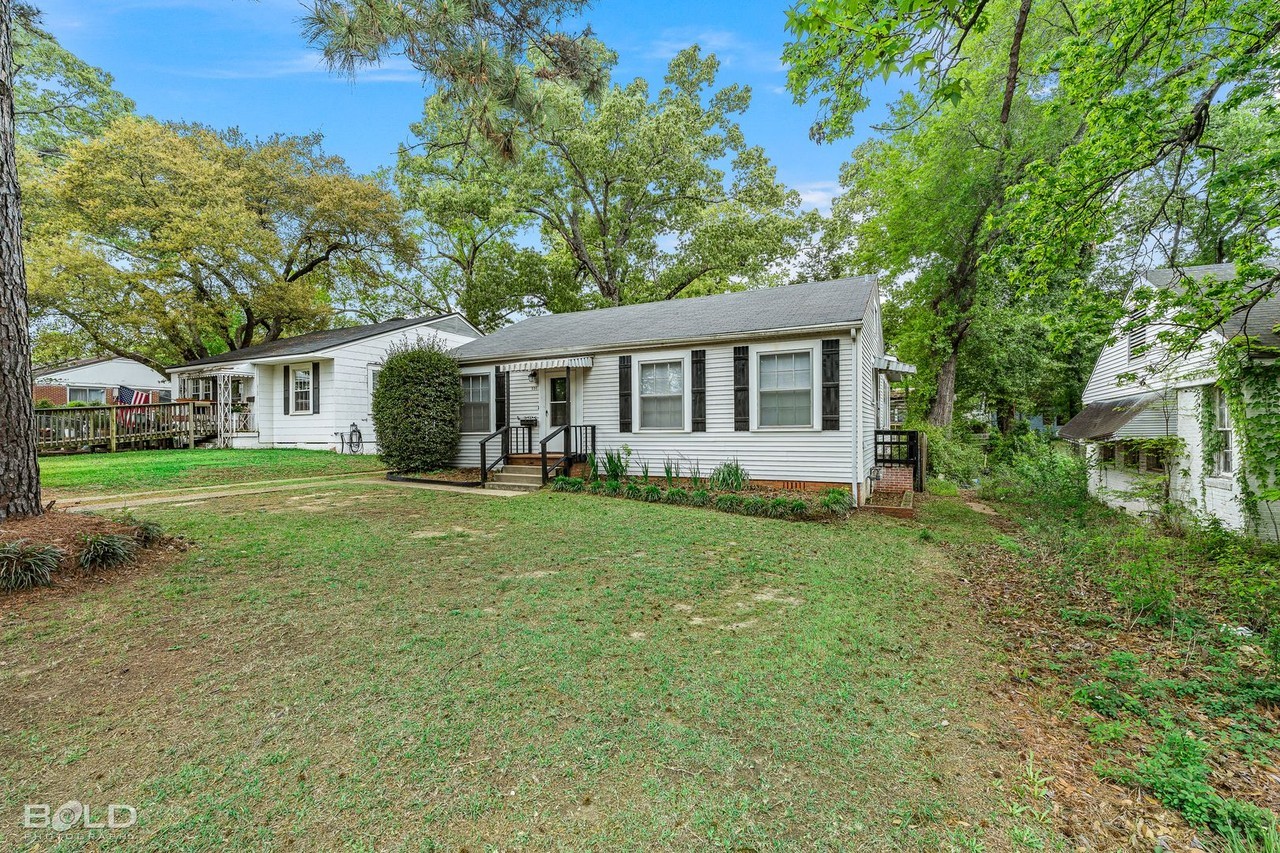 230 E Wichita St - Photo 3 of 29