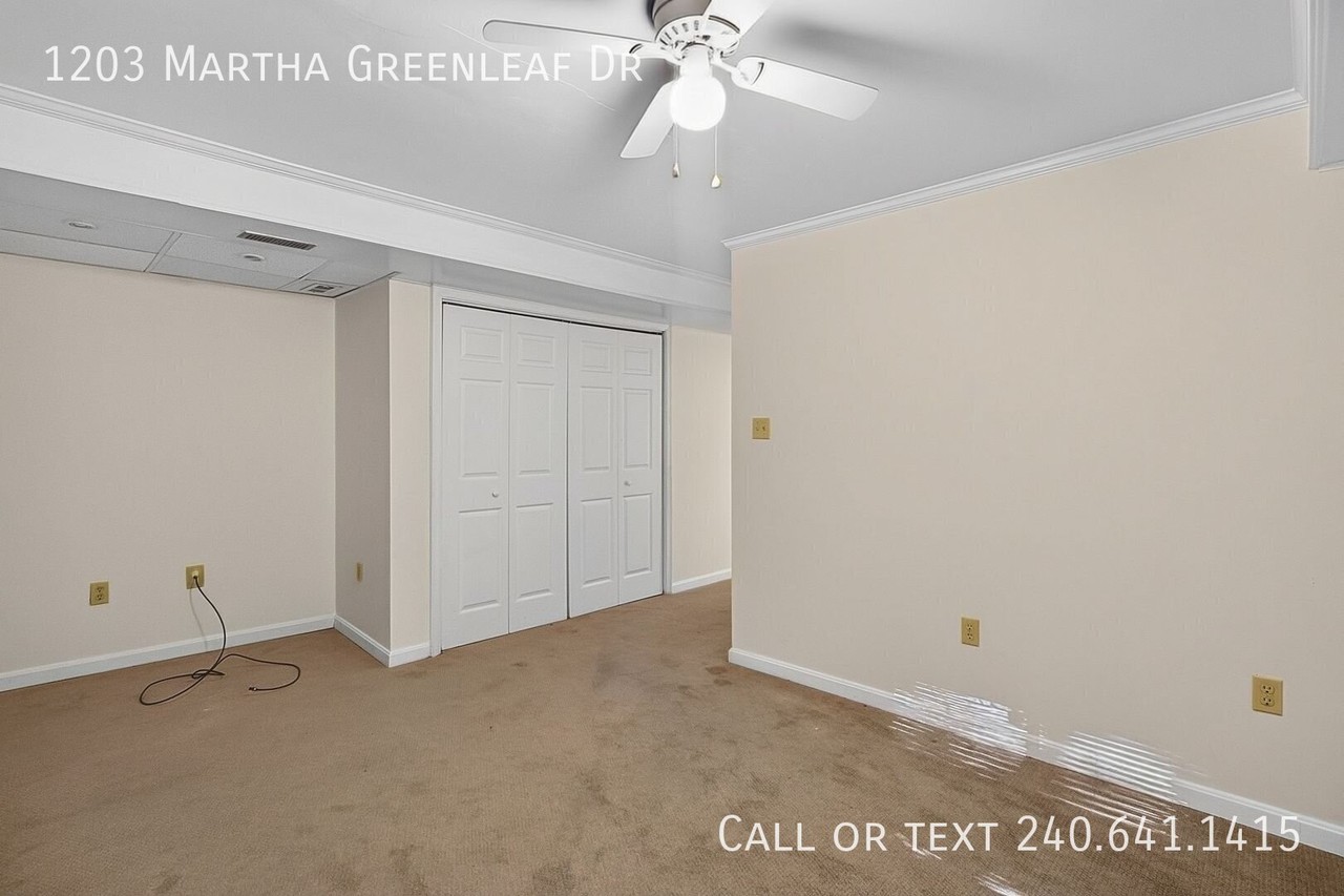 1203 Martha Greenleaf Dr - Photo 4 of 30