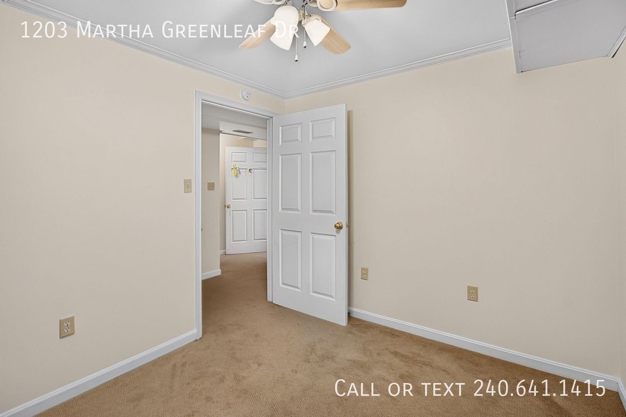1203 Martha Greenleaf Dr - Photo 7 of 30