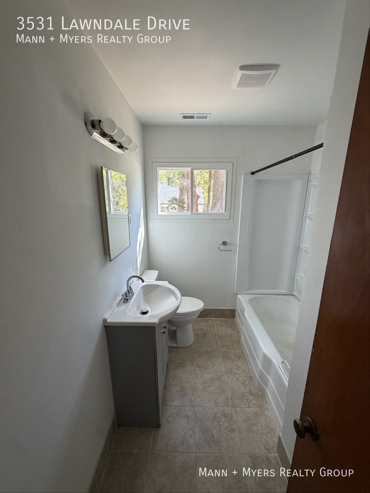 3531 Lawndale Dr - Photo 3 of 11