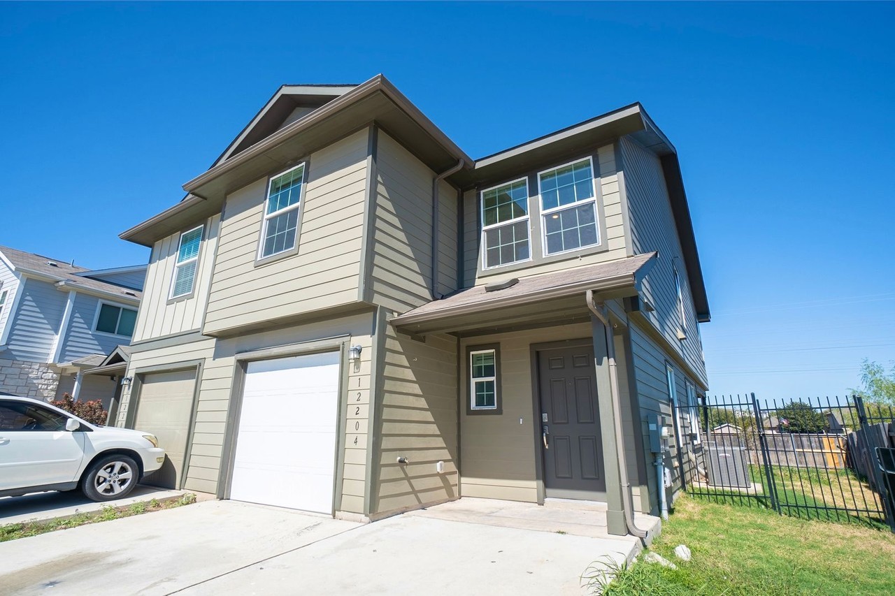 12204 Scarlet Sleeve Way - Photo 2 of 33