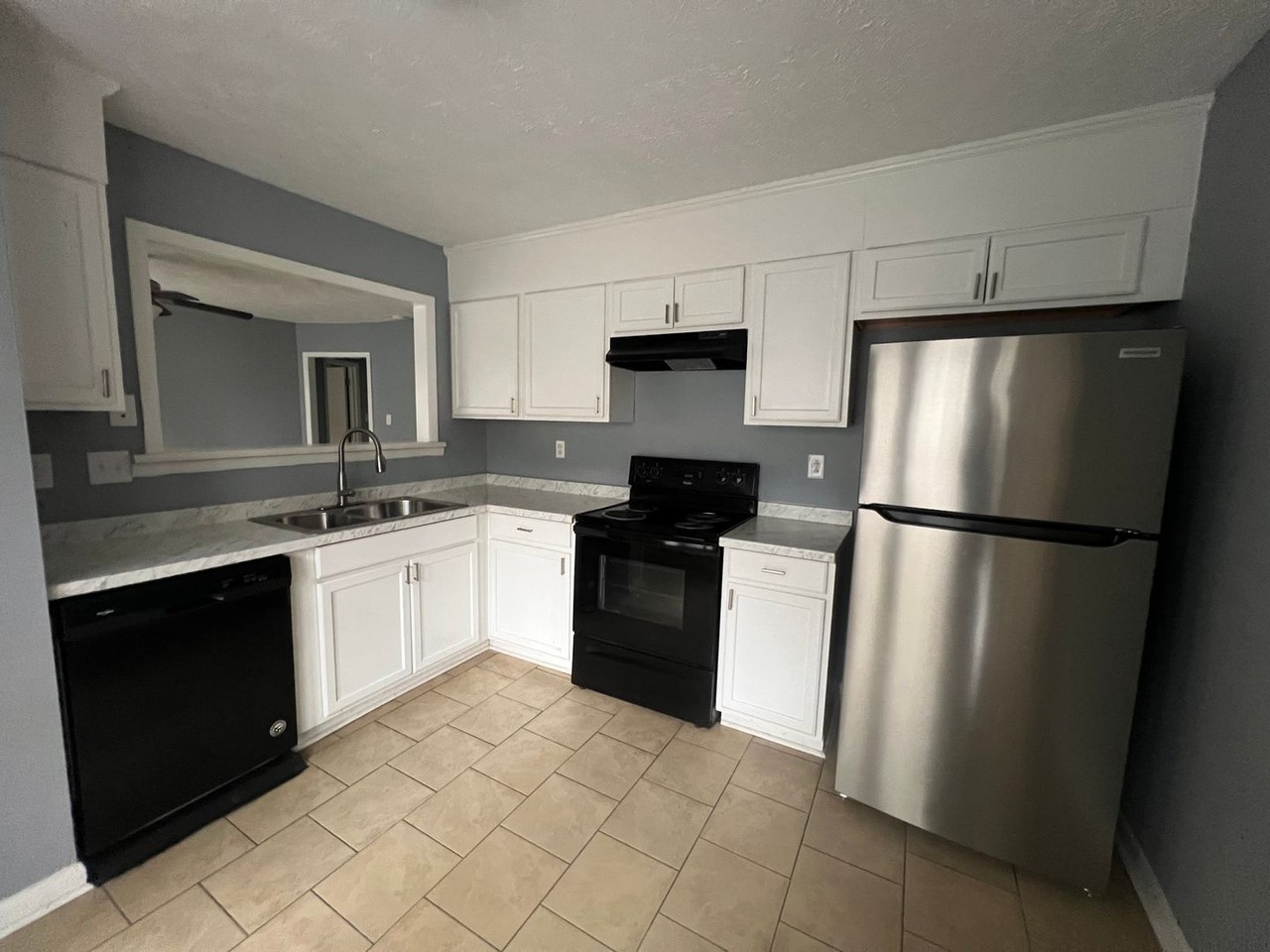 6670 Winchester St - Photo 6 of 12