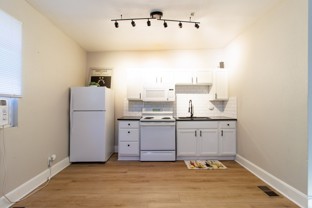 1546 E 10th St #5 - Photo 1 of 1