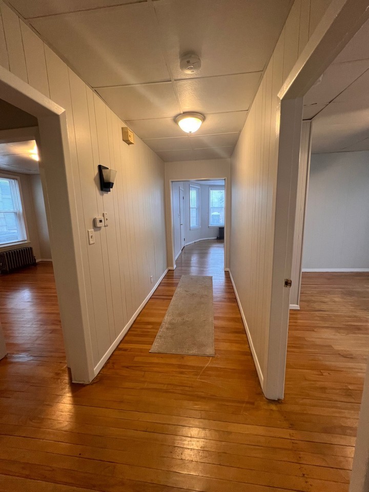 22 Carlisle St #1FL - Photo 4 of 6