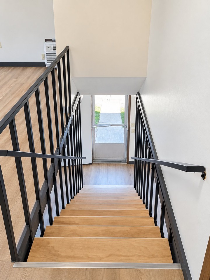 725 Moull St #D - Photo 6 of 13