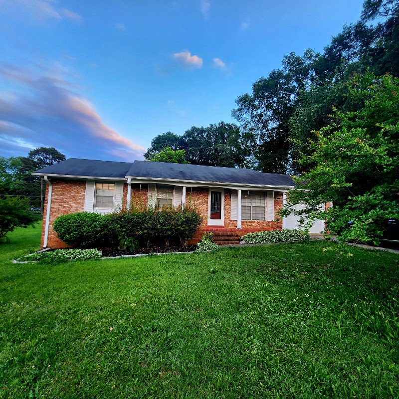 203 Fleming Dr - Photo 4 of 26