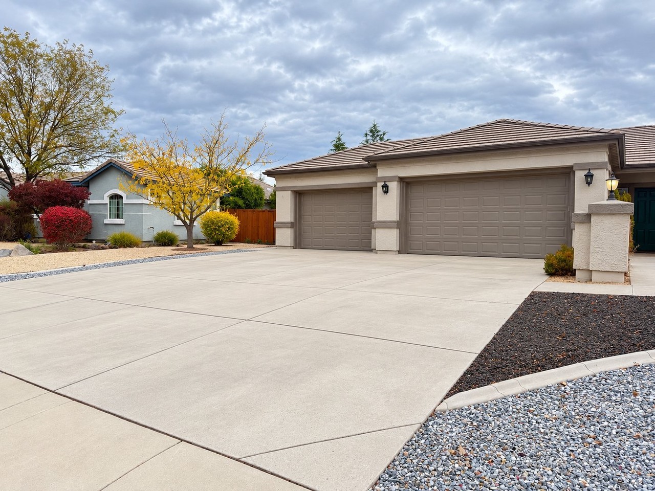 3787 Desert Fox Dr - Photo 3 of 20