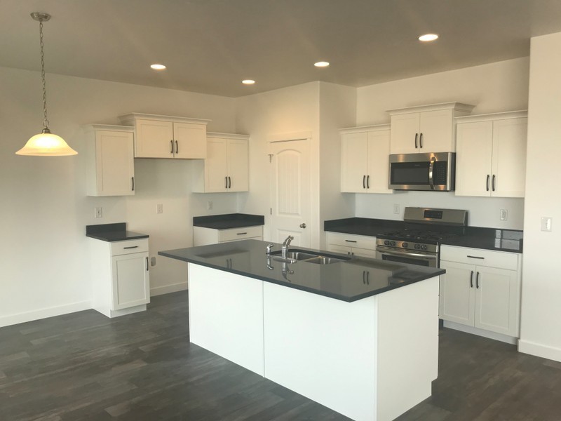 14877 S Beckenbauer Ave - Photo 2 of 10