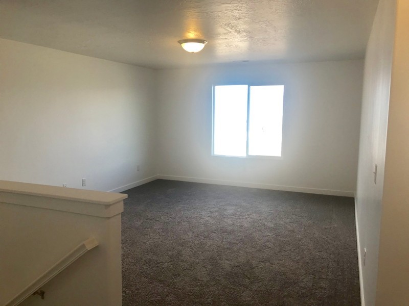14877 S Beckenbauer Ave - Photo 4 of 10