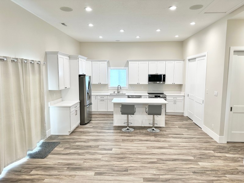 8730 Se - Photo 2 of 35