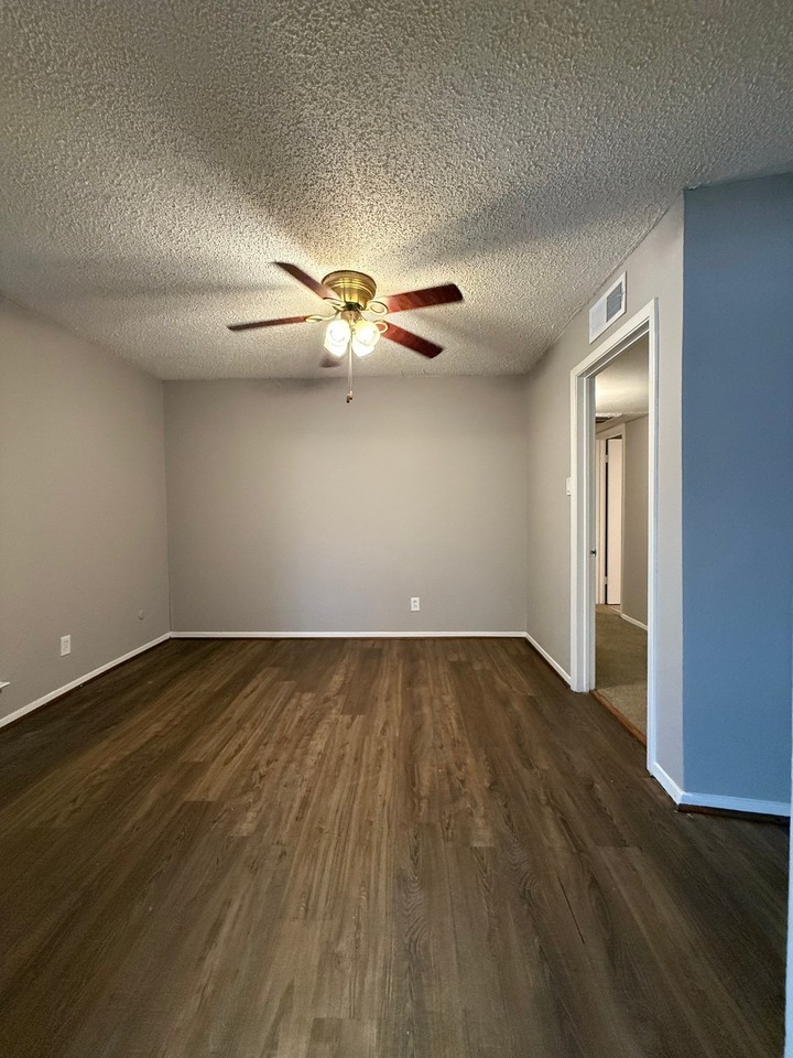 3112 Medina St - Photo 4 of 16