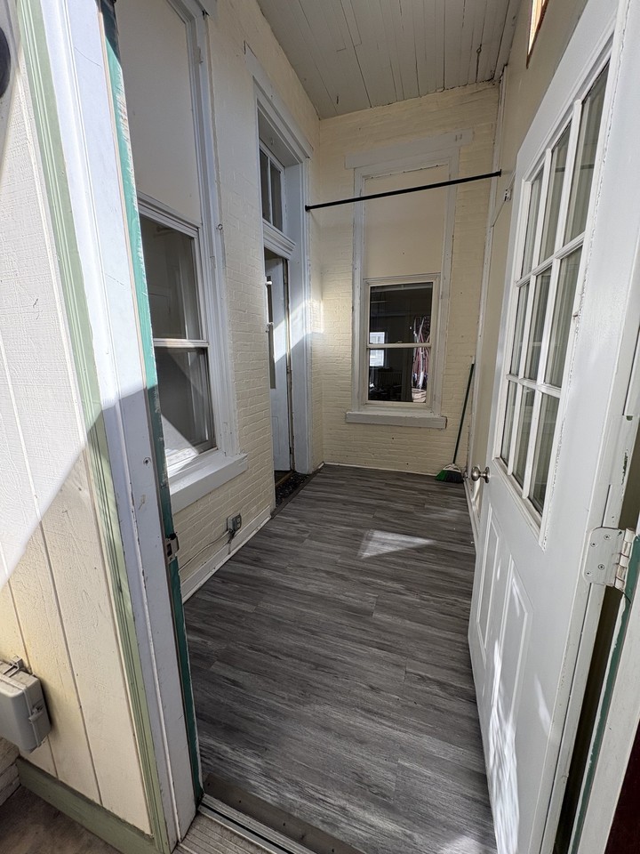 605 N 9th St #1 - Photo 6 of 9
