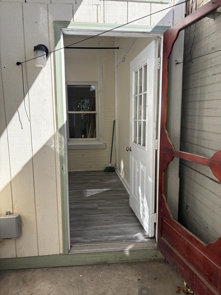 605 N 9th St #1 - Photo 7 of 9