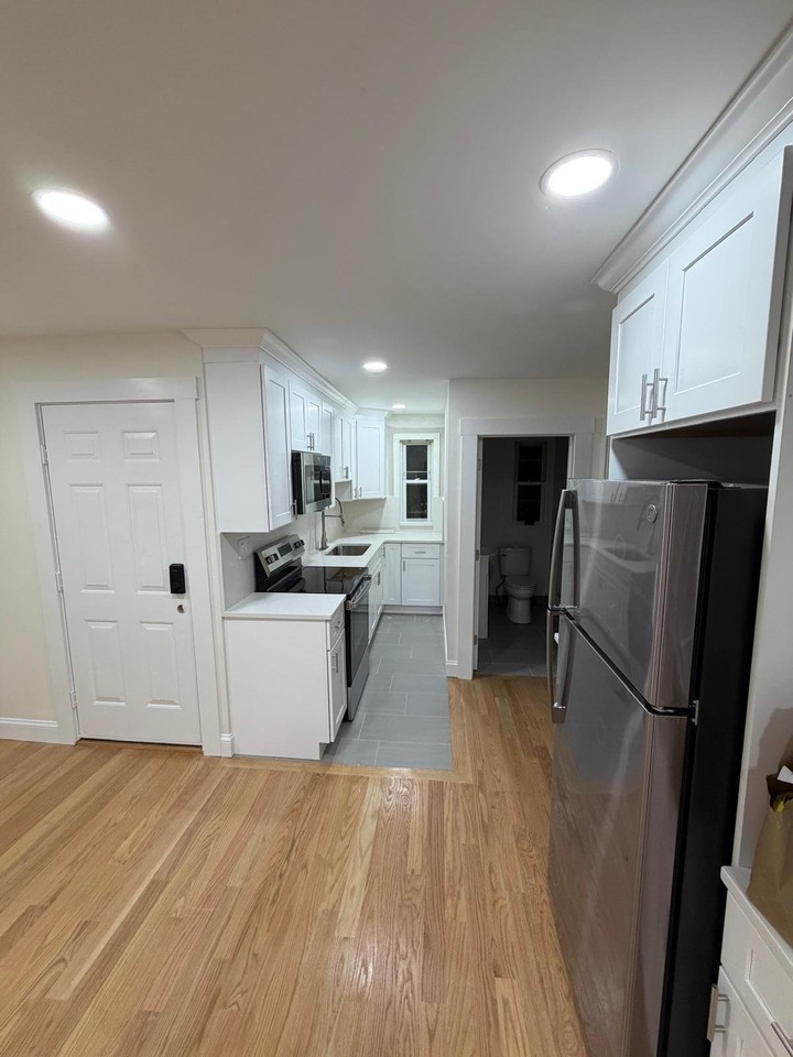 32 Morris St #1 - Photo 2 of 9