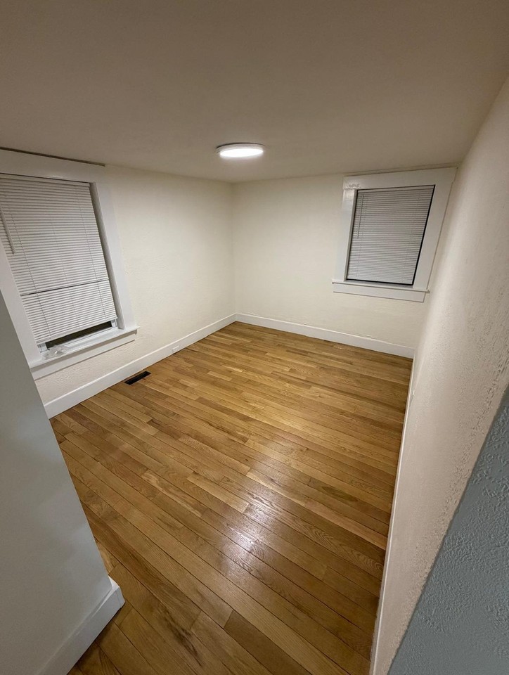 32 Morris St #1 - Photo 7 of 9