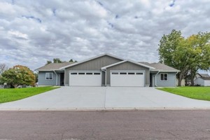 featured image of 306 W 1st St #B