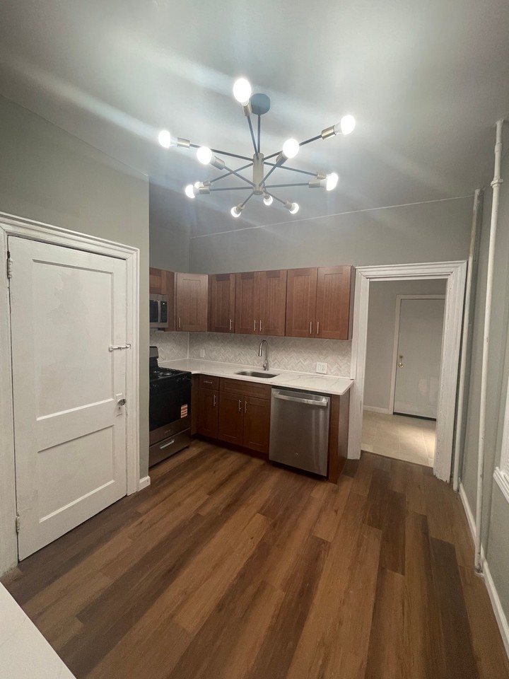 720 S 59th St - Photo 3 of 11