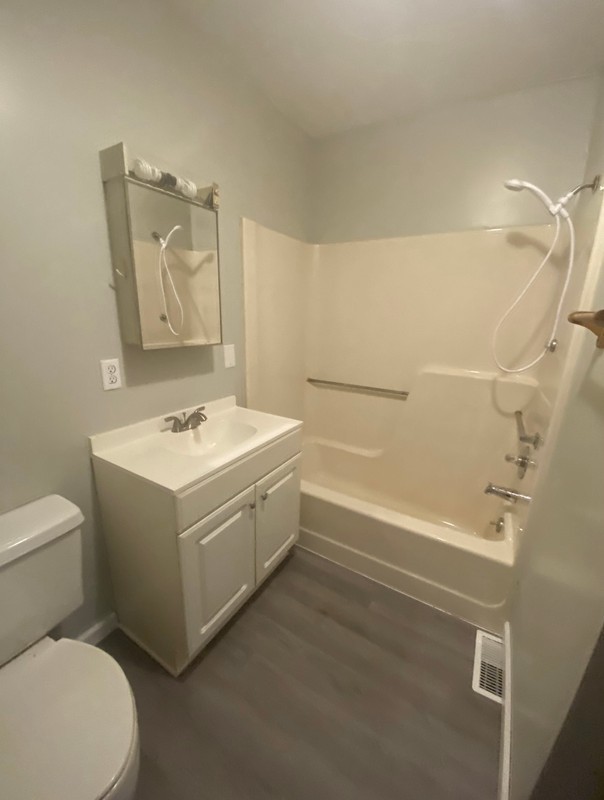 4 Clemens Ave #B - Photo 4 of 4