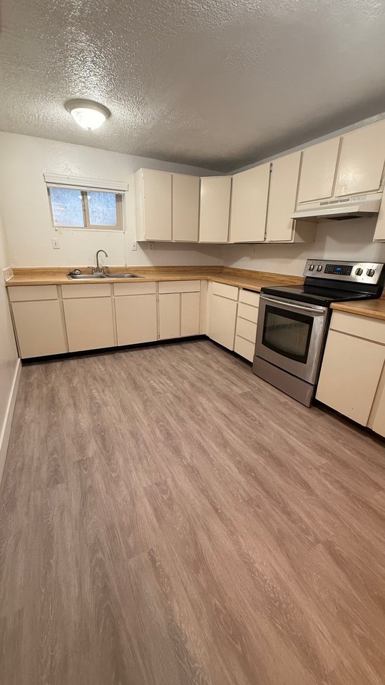725 E Canyon Rd #5 - Photo 6 of 10
