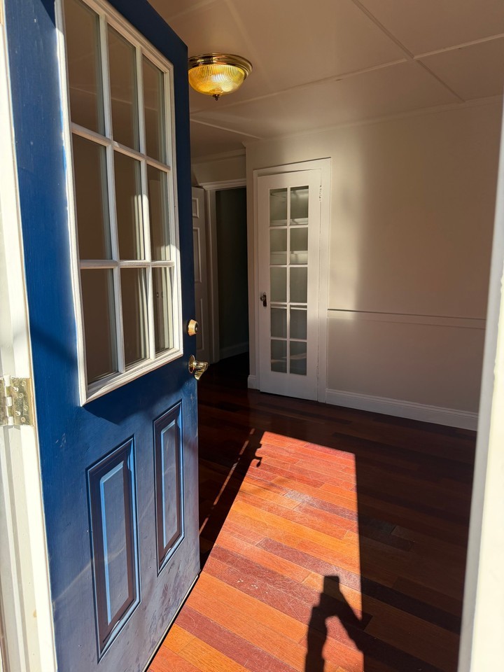 428 Broad St #1S - Photo 2 of 9
