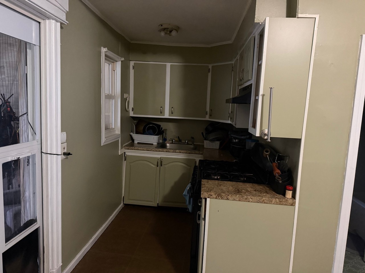 1 Beacon Ct - Photo 3 of 6