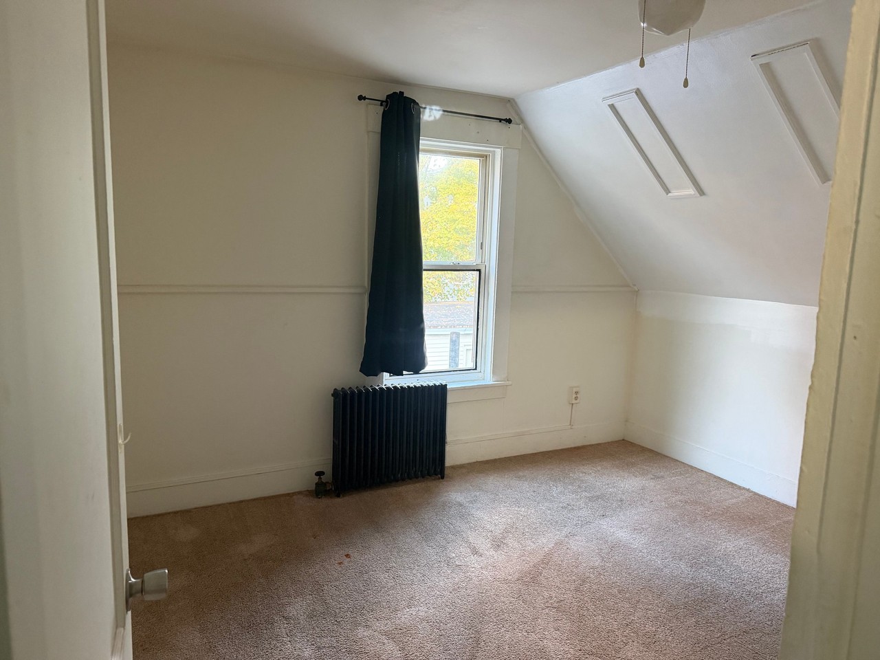 1 Beacon Ct - Photo 4 of 6