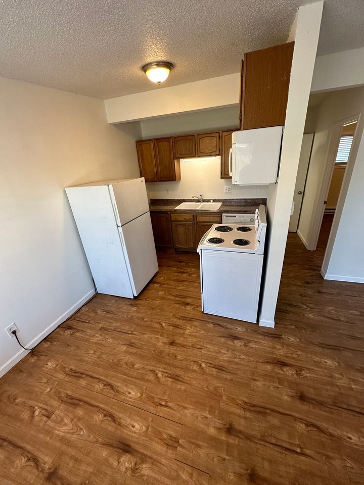 1119 9th St #2 - Photo 3 of 12