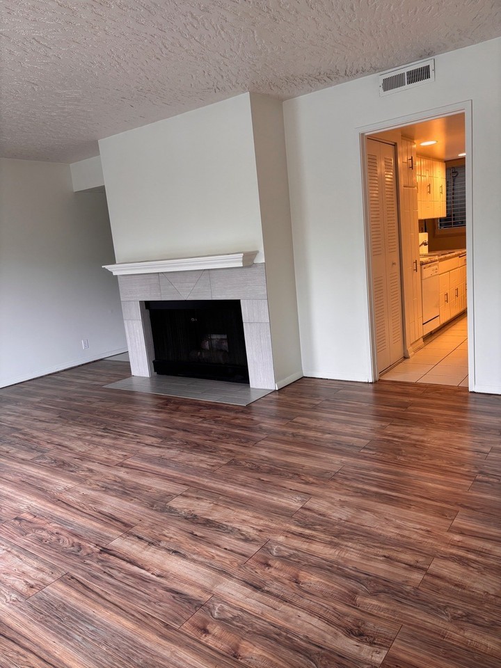 4728 S Woodduck Ln - Photo 7 of 20