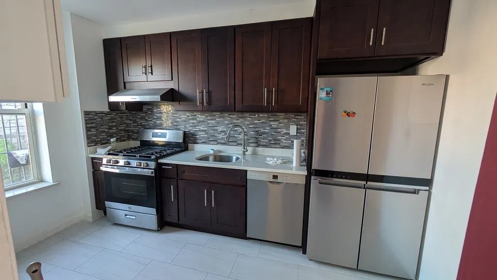 537 46th St #2 - Photo 2 of 13