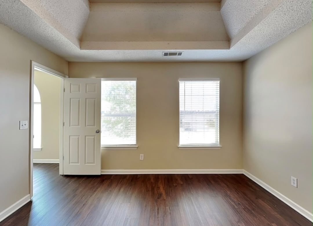 1120 Stepping Stone Ln - Photo 3 of 6