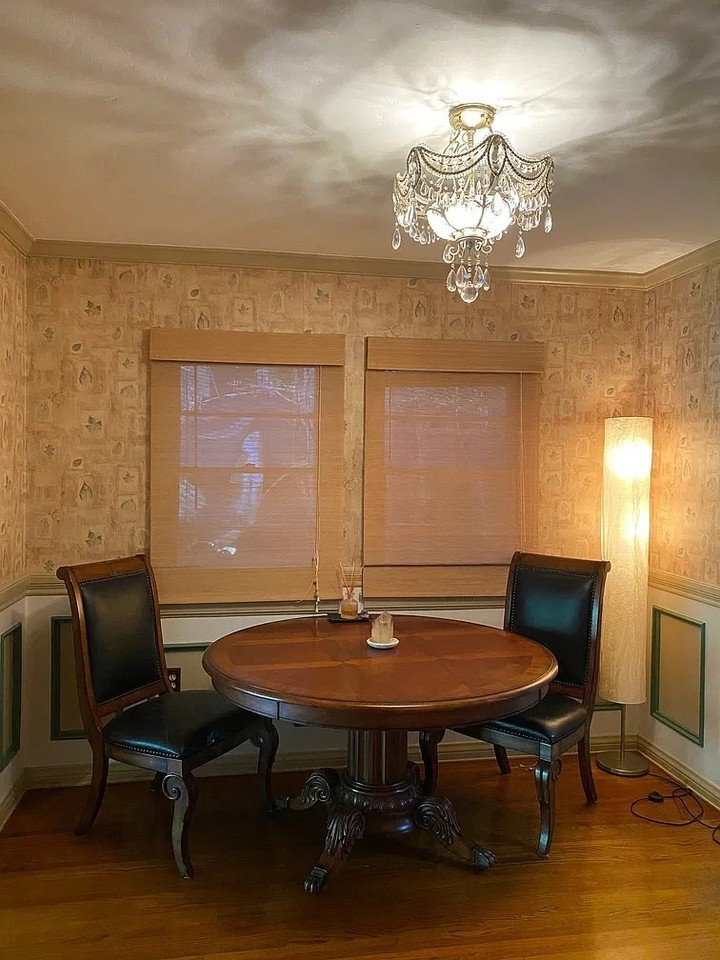 22620 Burbank Blvd - Photo 6 of 16