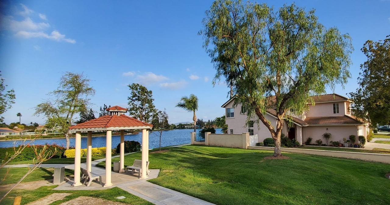 30152 Shoreline Dr #4 - Photo 4 of 10