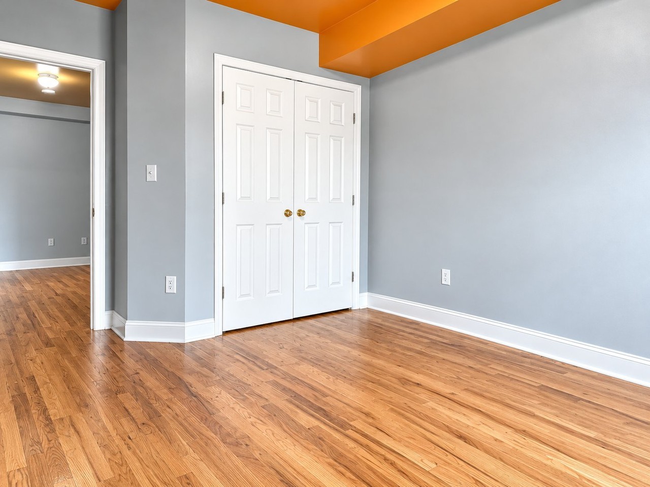 303 3rd St #2F - Photo 4 of 8