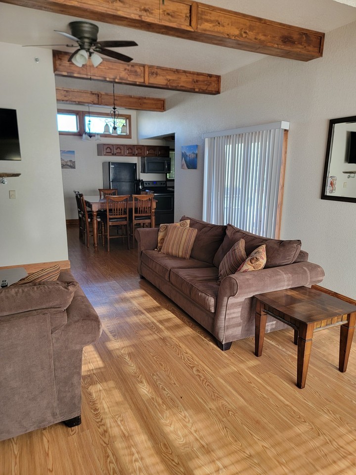 530 Harney St #B - Photo 3 of 11
