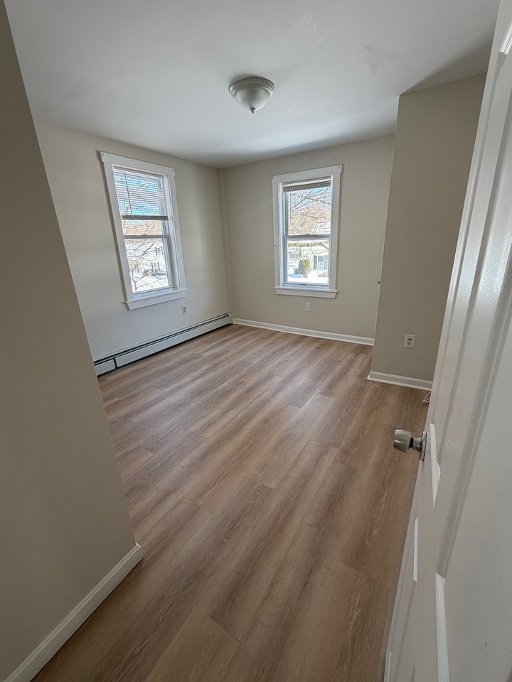 92 Arlington St #1 - Photo 6 of 14