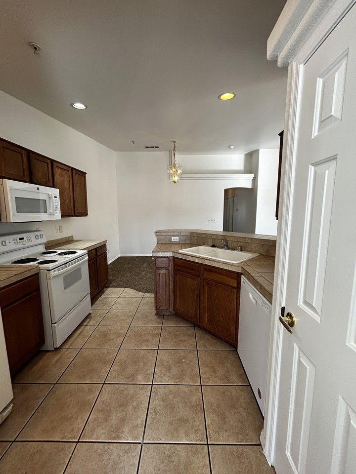 3089 Sombrero Dr #102 - Photo 3 of 16
