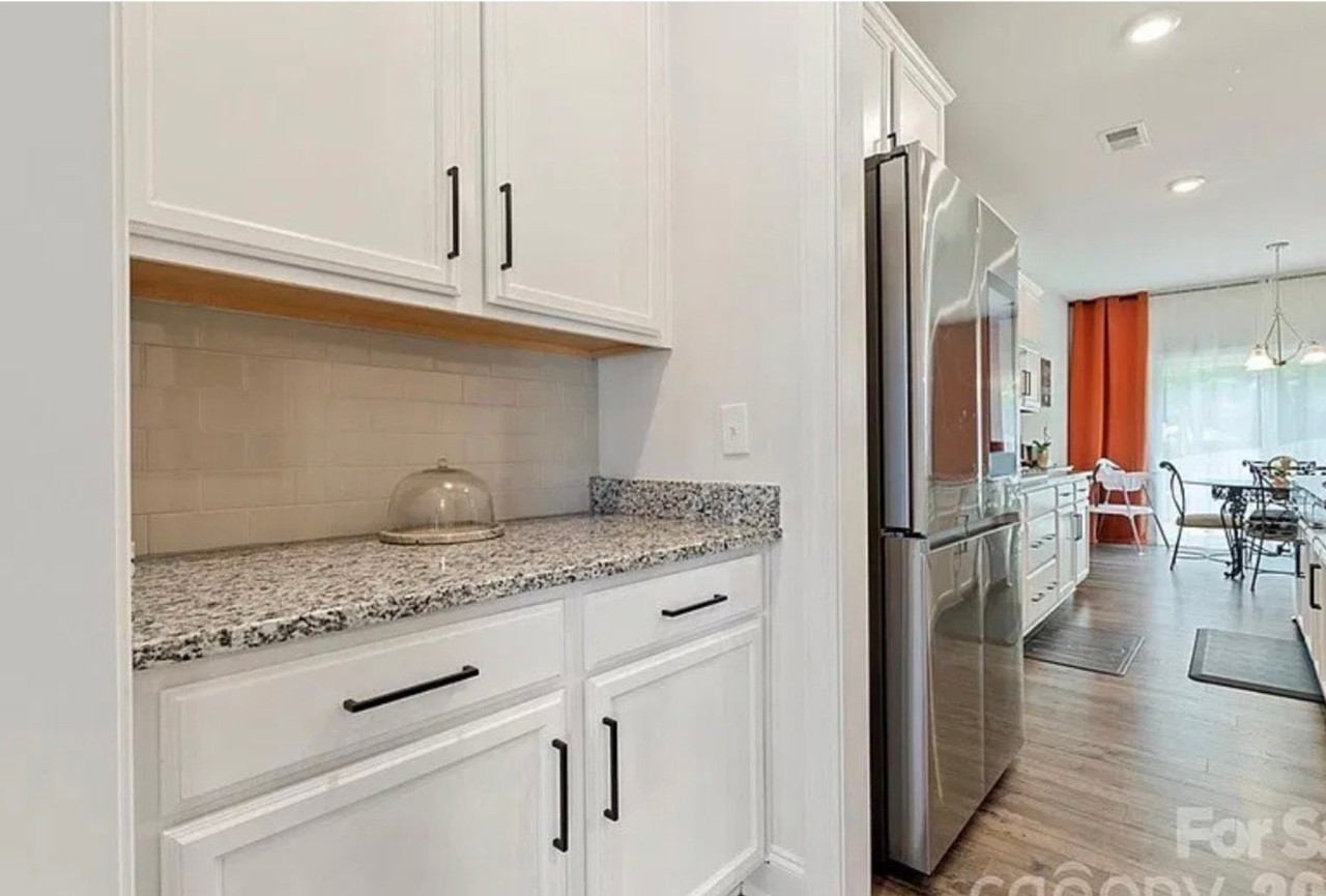 39 Hanging Leaf Ct - Photo 4 of 11