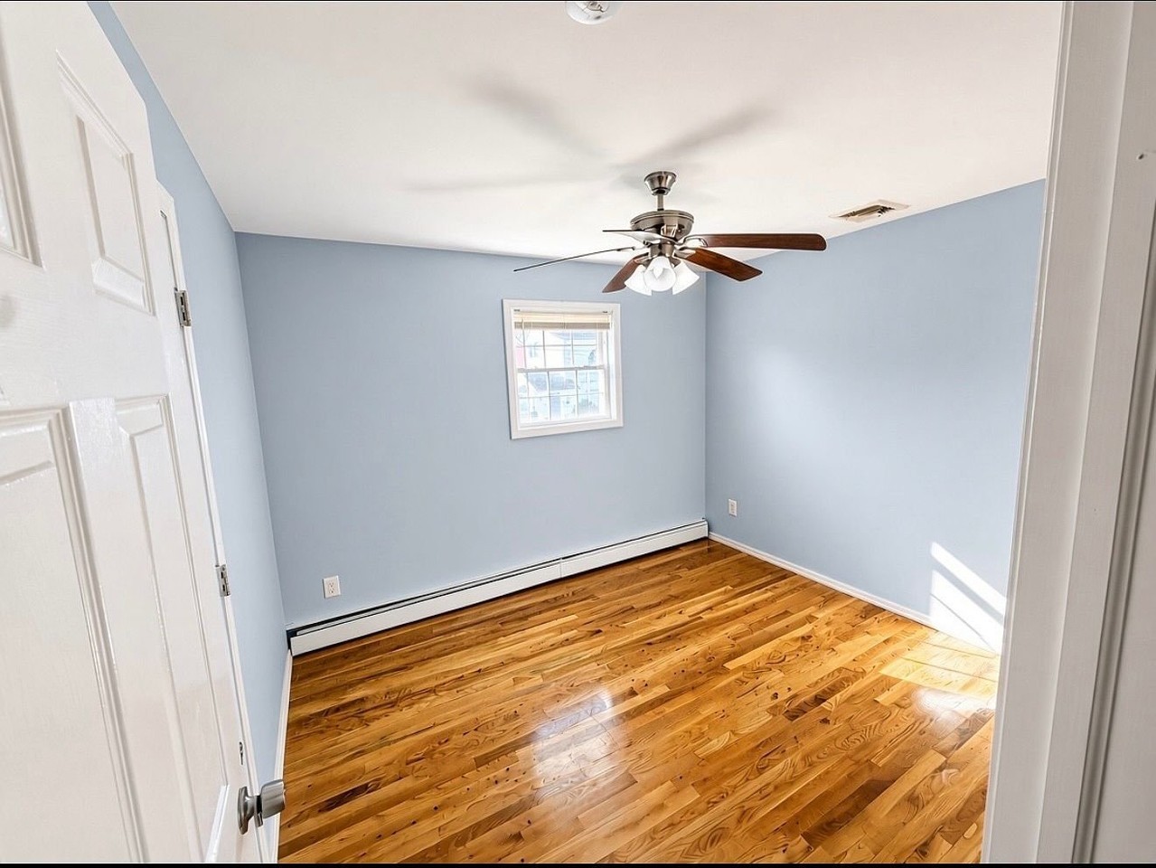486 Hopatcong Ave - Photo 4 of 5