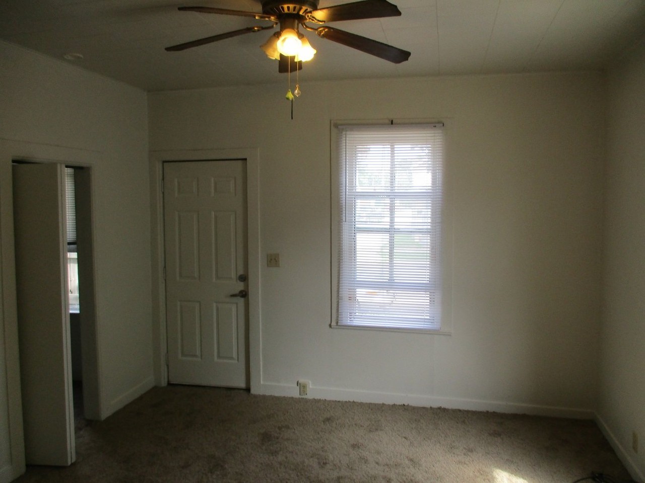 1014 Denton St - Photo 2 of 7