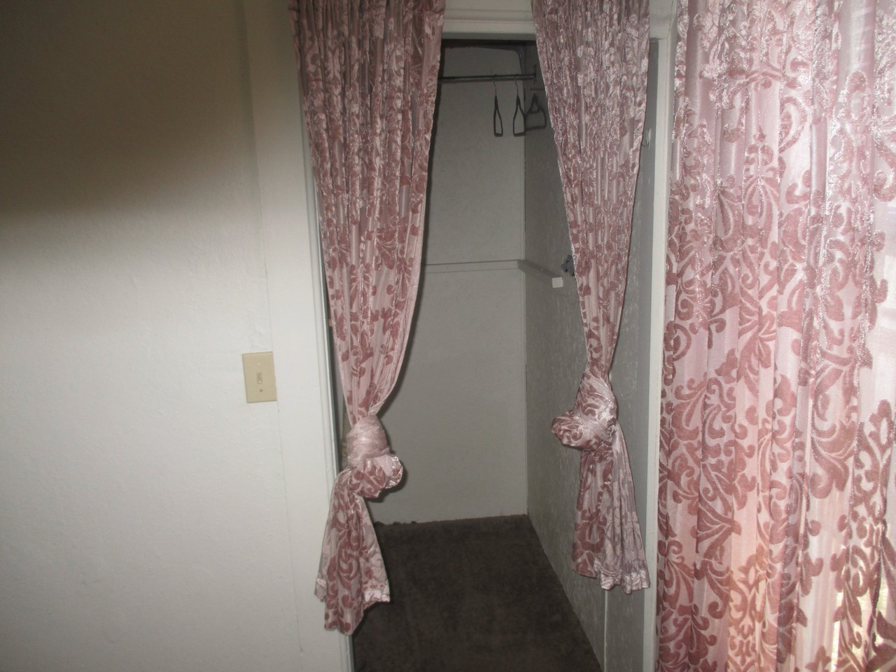 1014 Denton St - Photo 5 of 7
