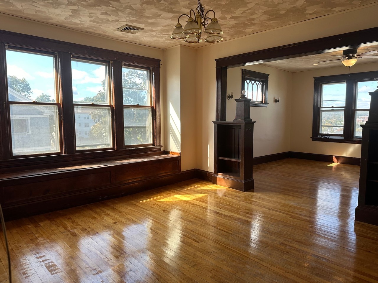 125 Sterling St #3 - Photo 4 of 9